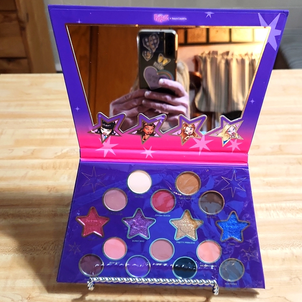 BRATZ BEAUTY CREATIONS - Picture 8 of 9